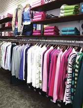 服裝業(yè)陷十年最重&ldquo;陰霾&rdquo; 李寧安踏忙去庫存 - 財(cái)經(jīng)觀察 - 東南網(wǎng)